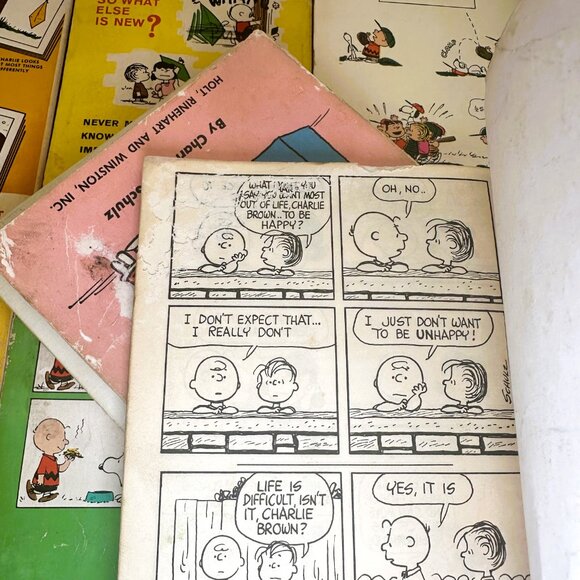 Vintage Charlie Brown & Snoopy Comic Books by Charles M. Schulz (11 each) - Picture 16 of 16